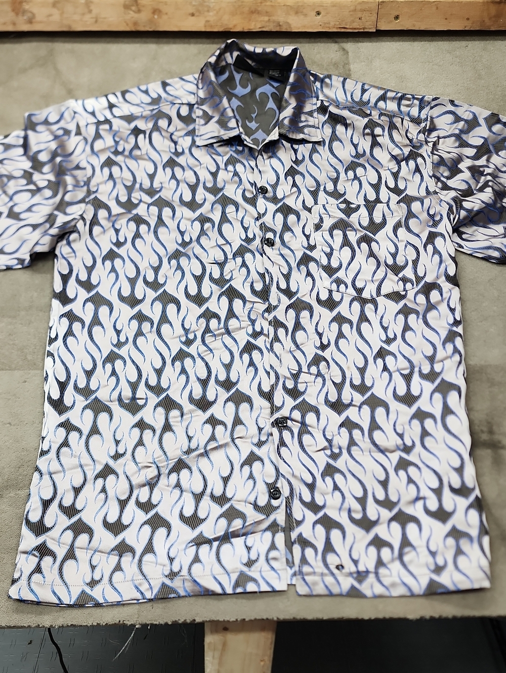 Vtg Y2K ODO Shiny Blue and Silver Flame Pattern Short-sleeve Shirt